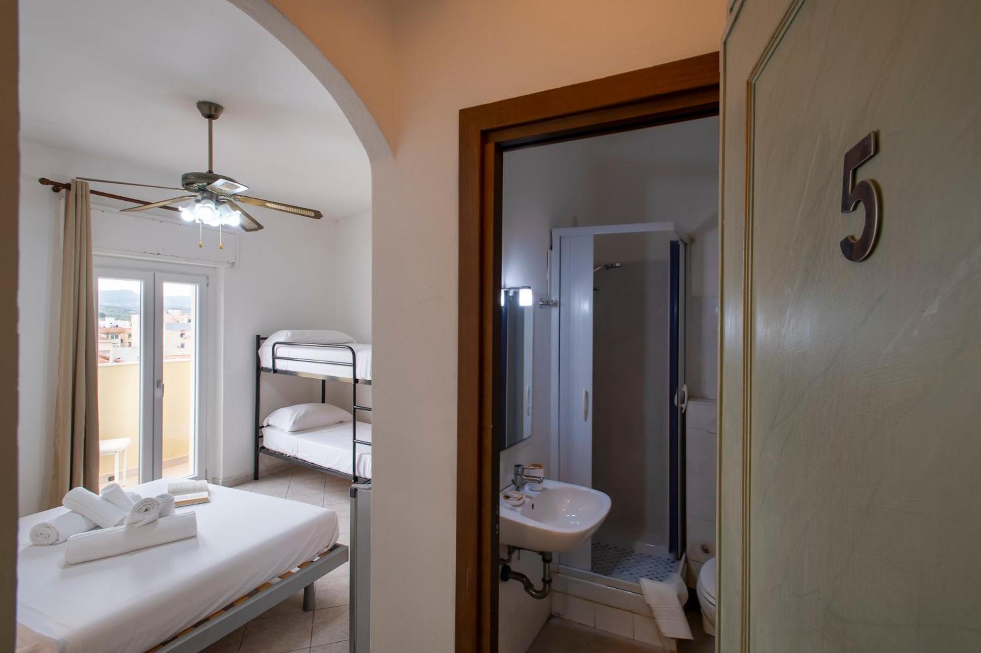 Oasis Guest House Alghero Esterno foto